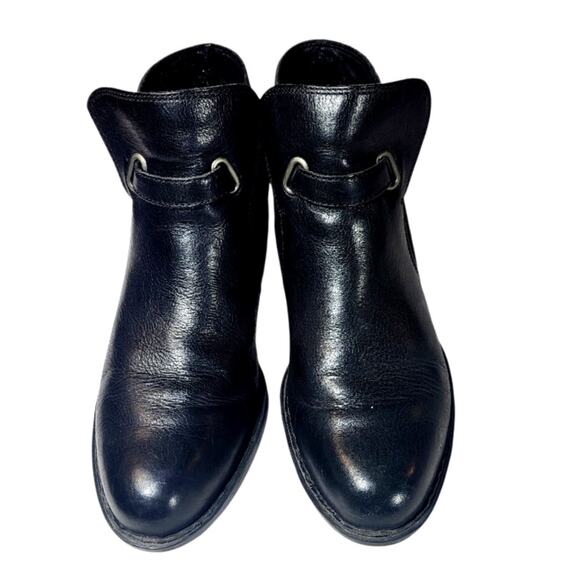 Born women's Black on Black Suede Leather Ankle Boots Side Zip Buckle Accent 8M - Picture 4 of 8